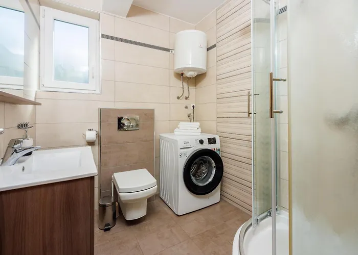 Apartment Petak 3 *
