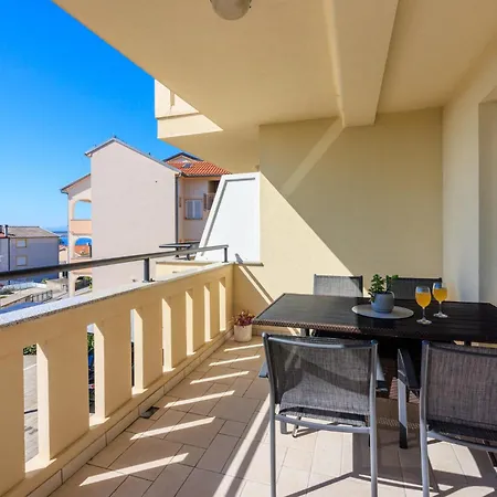 Petak 3 Apartment