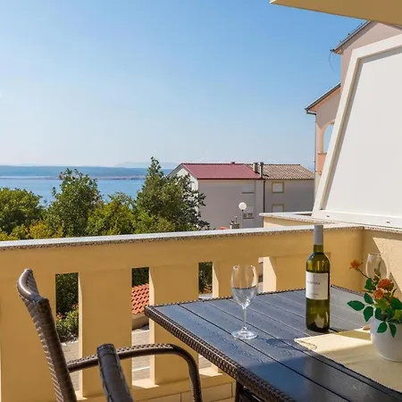 Apartment Petak 3 *